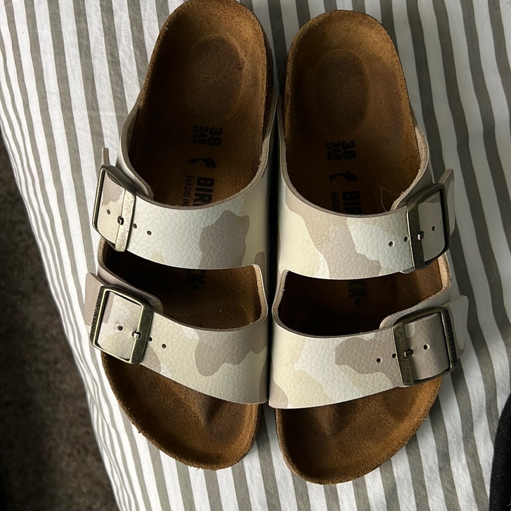 Cream/beige Birkenstock Sandals